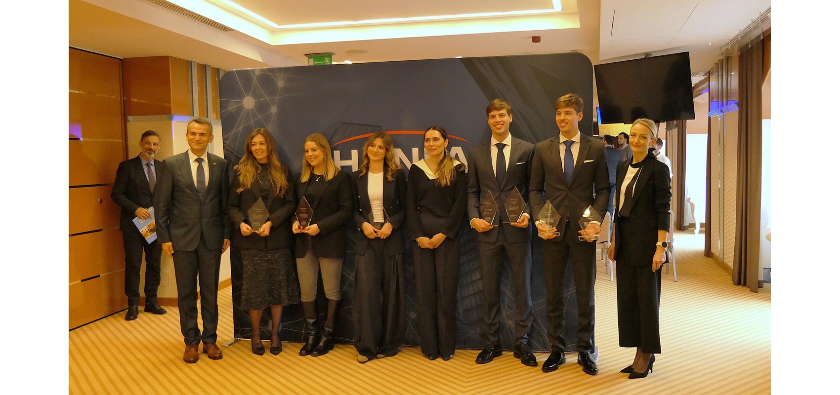 Hanfa nagradila tri splitske studentice s ukupno 4200€ za radove iz područja ekonomije